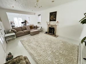 Lounge- click for photo gallery